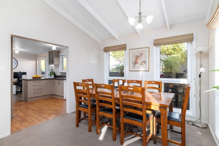 Photo of property in 18 Delaware Crescent, Russley, Christchurch, 8042