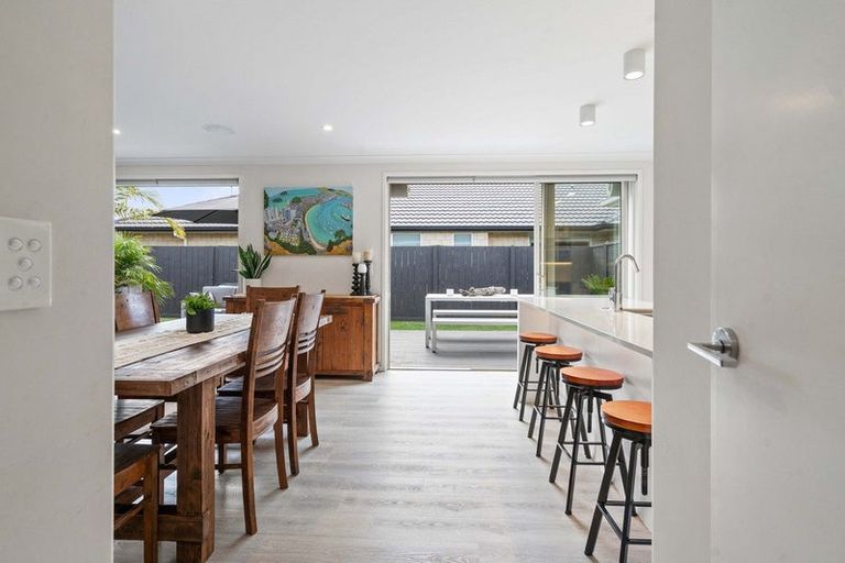Photo of property in 38 Hiria Crescent, Papamoa Beach, Papamoa, 3118