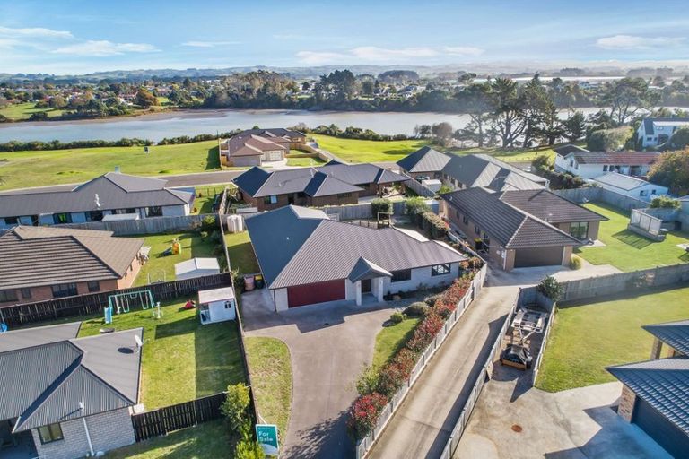 Photo of property in 3 Margaret Place, Waiuku, 2123