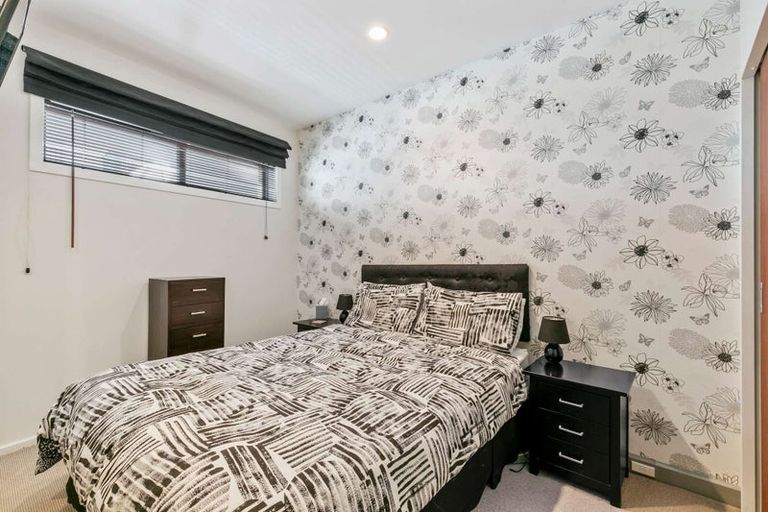 Photo of property in Atrium Towers, 8i/154 The Terrace, Wellington Central, Wellington, 6011