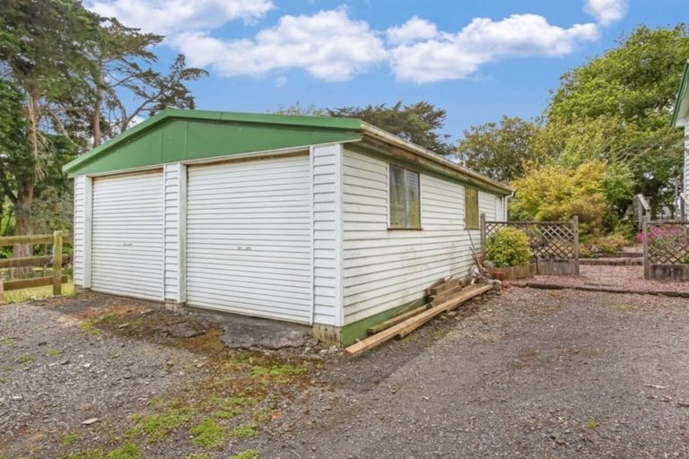 Photo of property in 12 Hull Road, Waiuku, 2123