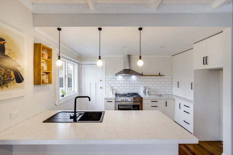 Photo of property in 1213 Caroline Road, Mayfair, Hastings, 4122