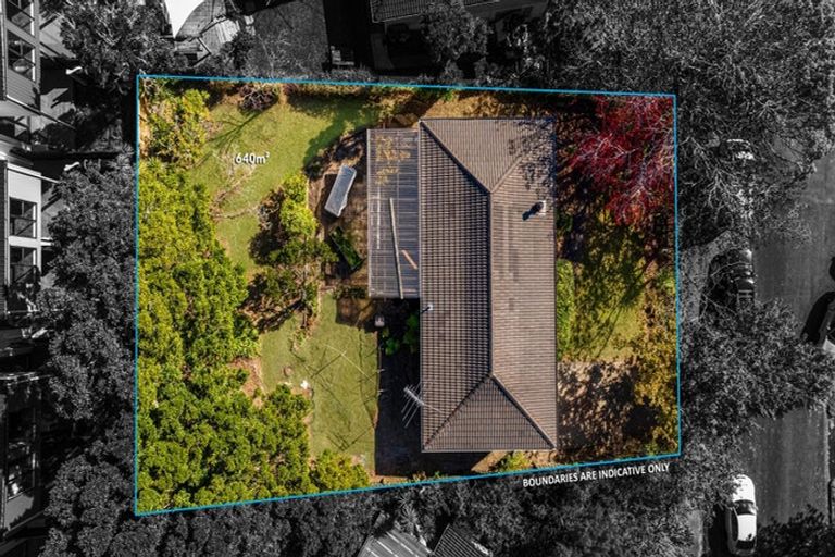 Photo of property in 8 Glucina Place, Glen Eden, Auckland, 0602