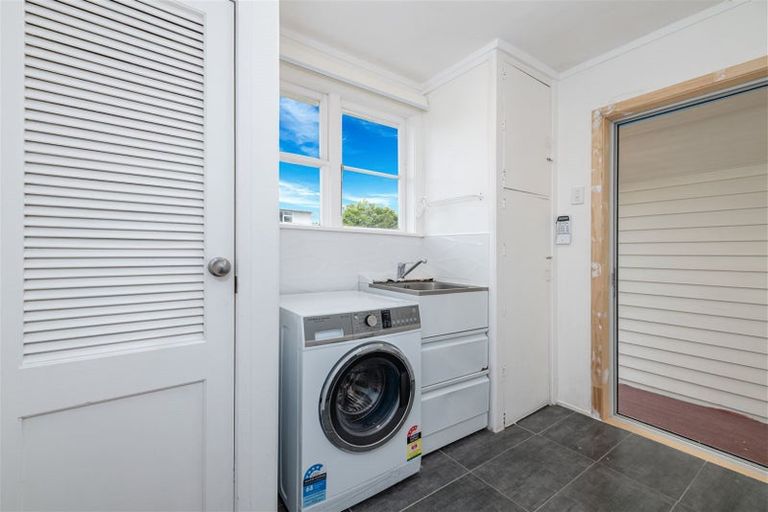 Photo of property in 308 Great North Road, Henderson, Auckland, 0612