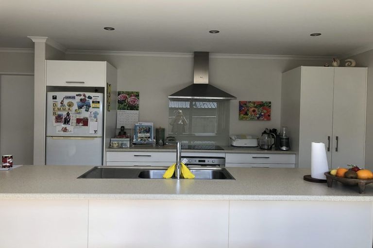 Photo of property in 88a/1 Endeavour Drive, Whitby, Porirua, 5024