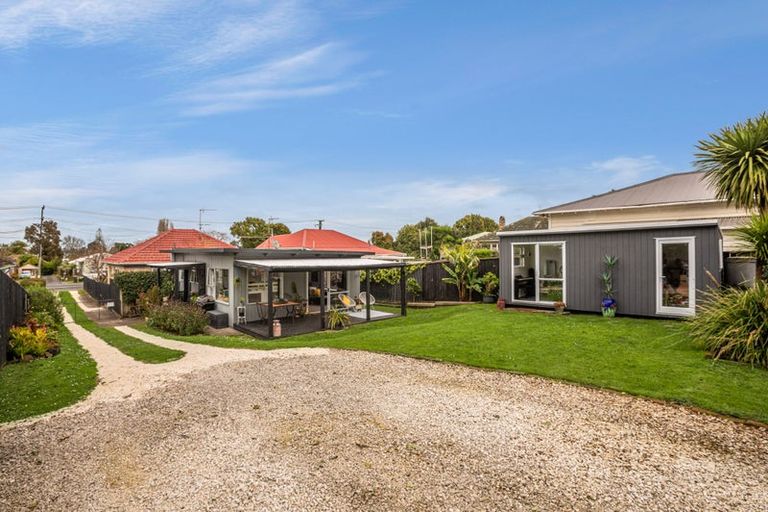 Photo of property in 2/23 Miller Road, Mangere Bridge, Auckland, 2022