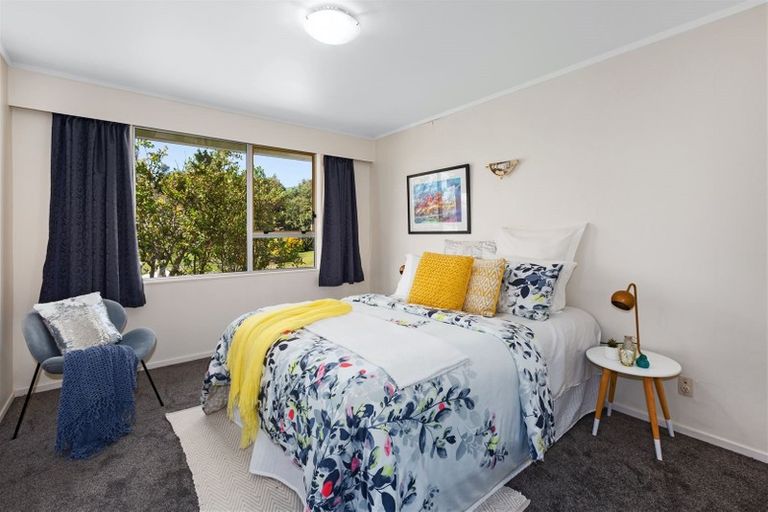 Photo of property in 5 Halyard Place, Whitby, Porirua, 5024