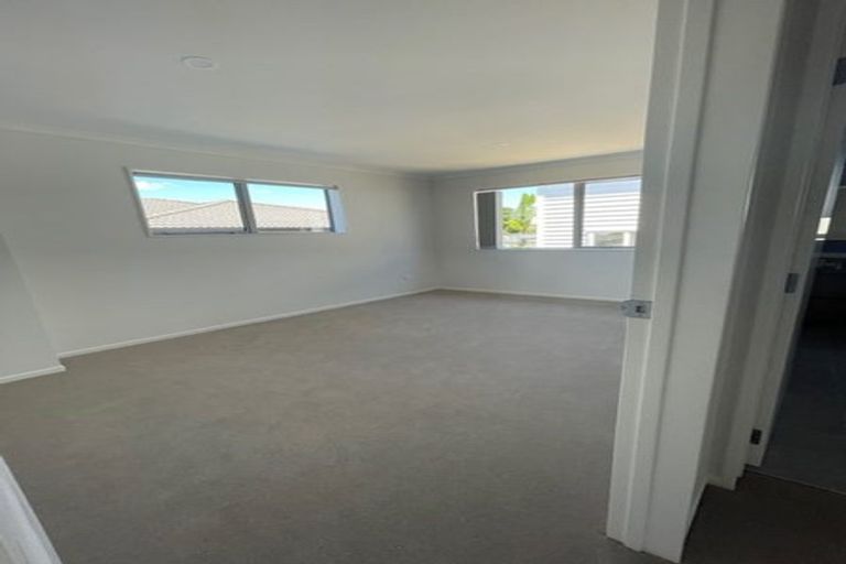 Photo of property in 30 Sorrel Crescent, Bucklands Beach, Auckland, 2012