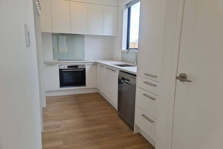 Photo of property in 42c Don Buck Road, Massey, Auckland, 0614