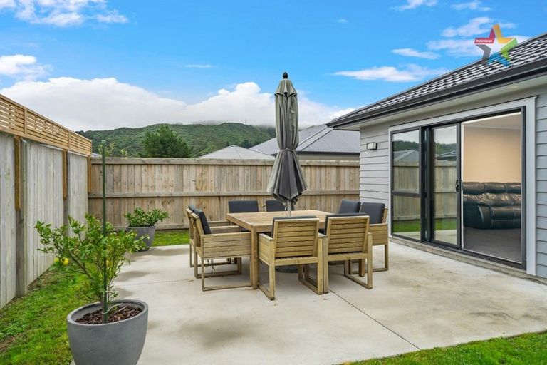 Photo of property in 6 Jack Vaughan Grove, Wainuiomata, Lower Hutt, 5014