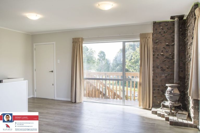 Photo of property in 64 Megan Avenue, Pakuranga Heights, Auckland, 2010