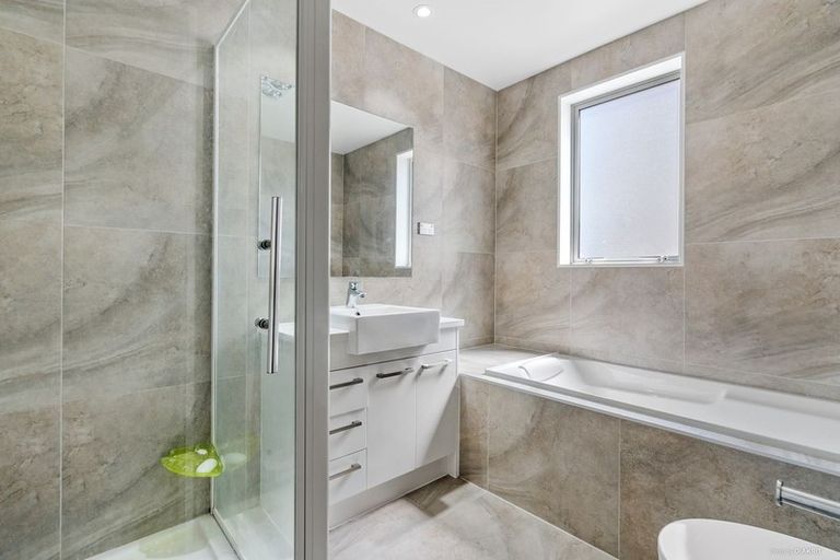 Photo of property in 9 Taupinga Way, Takanini, 2112