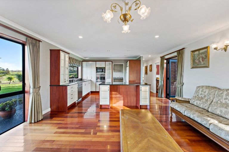 Photo of property in 260 State Highway 16, Kumeu, 0892