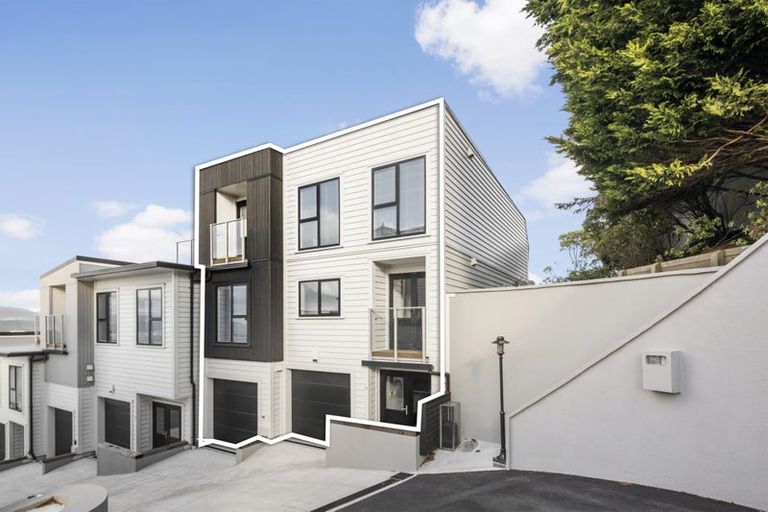 Photo of property in 25u1 Thane Road, Roseneath, Wellington, 6011