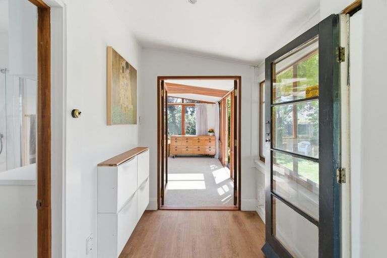 Photo of property in 42 Middlepark Road, Sockburn, Christchurch, 8042