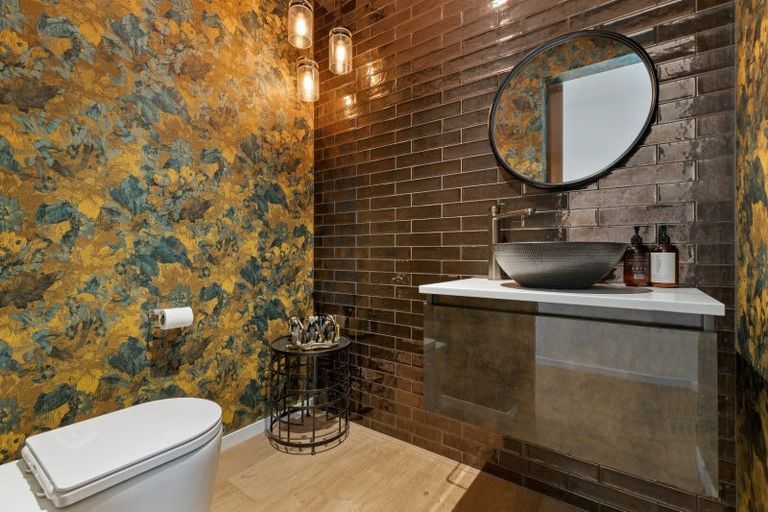 Photo of property in 14 Deans Drive, Wanaka, 9305