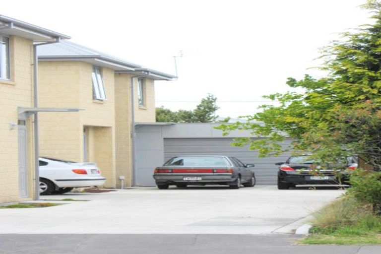 Photo of property in 76a Packe Street, Edgeware, Christchurch, 8013