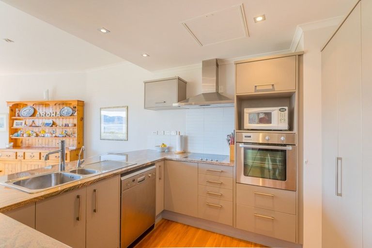 Photo of property in 4-u16 Seaview Road, Paraparaumu Beach, Paraparaumu, 5032