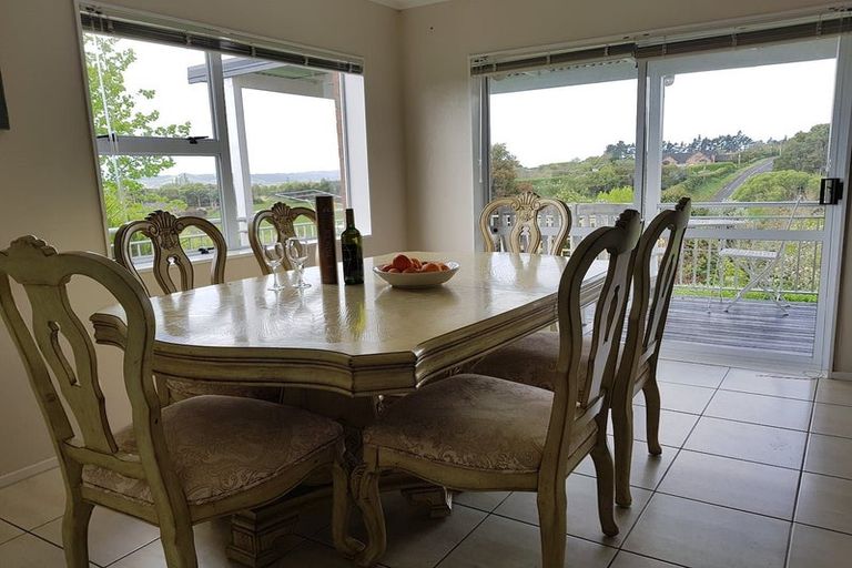 Photo of property in 140 Kaipara Road, Papakura, 2582