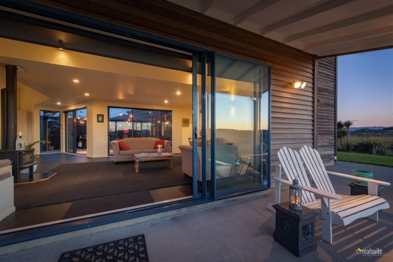 Photo of property in 80 Reay Mackay Grove, Waikawa Beach, Manakau, 5573