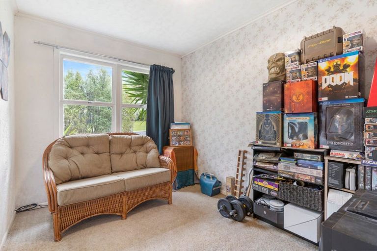 Photo of property in 16 Kashmir Road, Glen Eden, Auckland, 0602