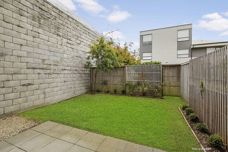 Photo of property in 22/31u Princess Terrace, Newtown, Wellington, 6021