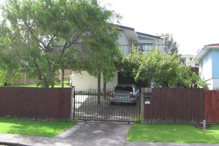 Photo of property in 44 Kemp Road, Massey, Auckland, 0614