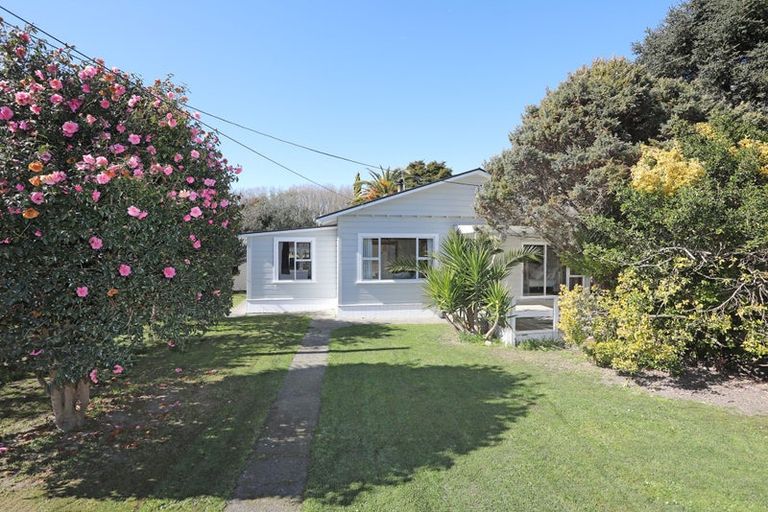 Photo of property in 46 Bridge Street, Bulls, 4818