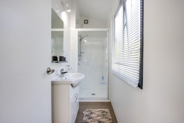 Photo of property in 60 Gillies Crescent, Waimarama, Havelock North, 4294