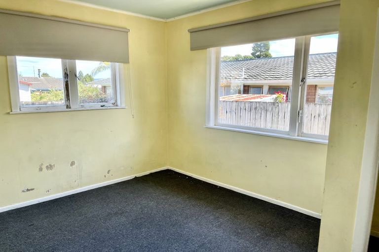 Photo of property in 68 Taikata Road, Te Atatu Peninsula, Auckland, 0610