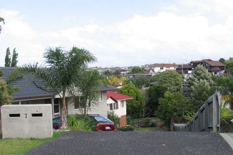 Photo of property in 5 Oystergrove Road, West Harbour, Auckland, 0618
