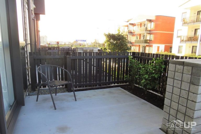 Photo of property in 39 Nugget Avenue, Hobsonville, Auckland, 0616