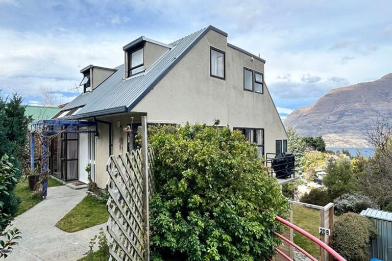 Photo of property in 20 Dart Place, Fernhill, Queenstown, 9300