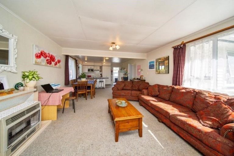 Photo of property in 40 Puriri Street, Hawera, 4610