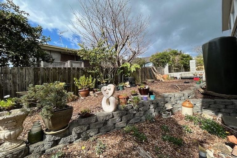 Photo of property in 17 Rothesay Bay Road, Rothesay Bay, Auckland, 0630