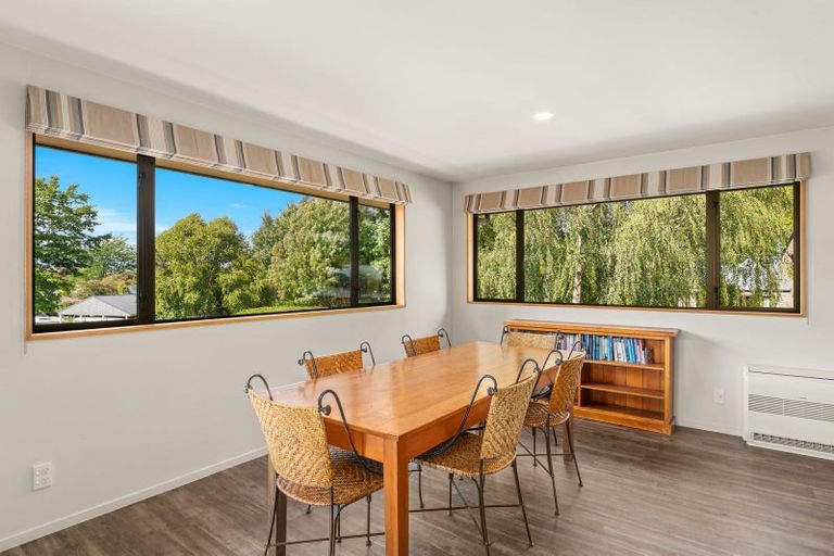 Photo of property in 8 Larch Place, Wanaka, 9305