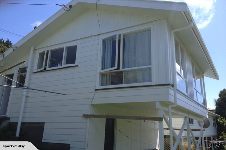 Photo of property in 89 Ruskin Road, Newlands, Wellington, 6037
