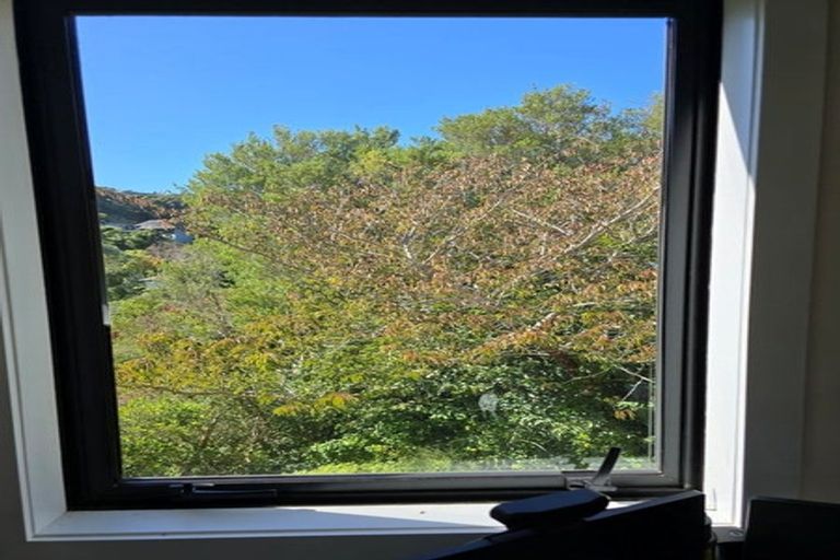 Photo of property in 24 Silverstream Road, Crofton Downs, Wellington, 6035