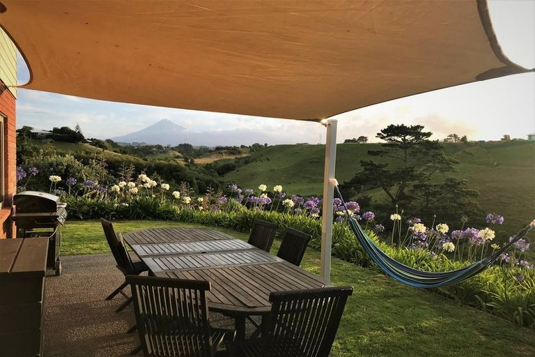 Photo of property in 40 Hobart Drive, Spotswood, New Plymouth, 4310