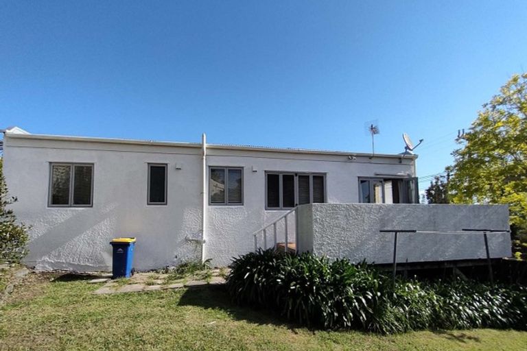 Photo of property in 15 Marsh Avenue, Forrest Hill, Auckland, 0620