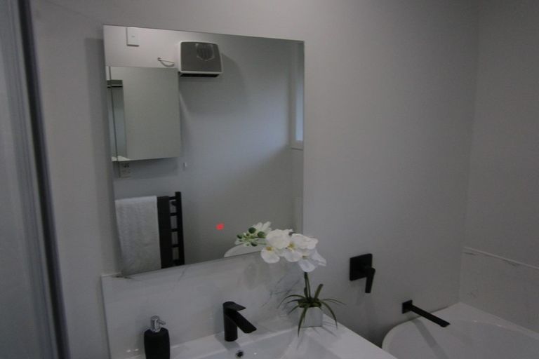 Photo of property in 1/68 Nortons Road, Avonhead, Christchurch, 8042