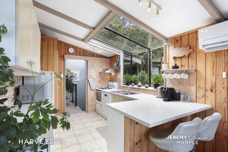 Photo of property in 47 Tainui Road, Titirangi, Auckland, 0604