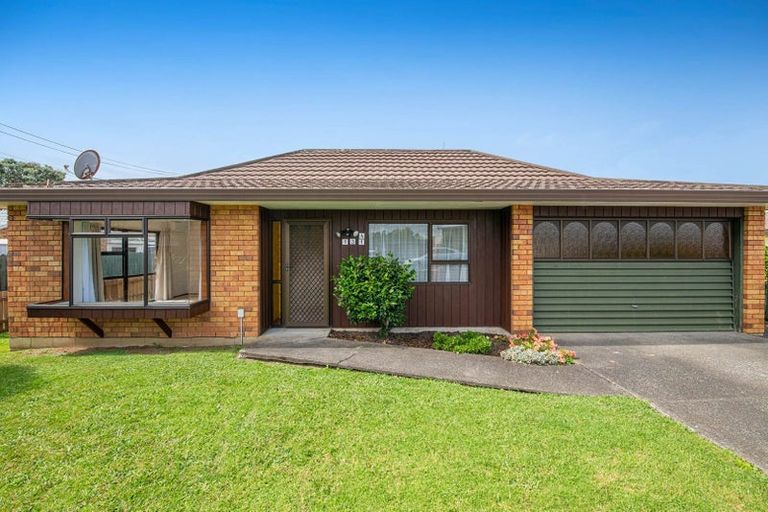 Photo of property in 1/131 Centreway Road, Orewa, 0931