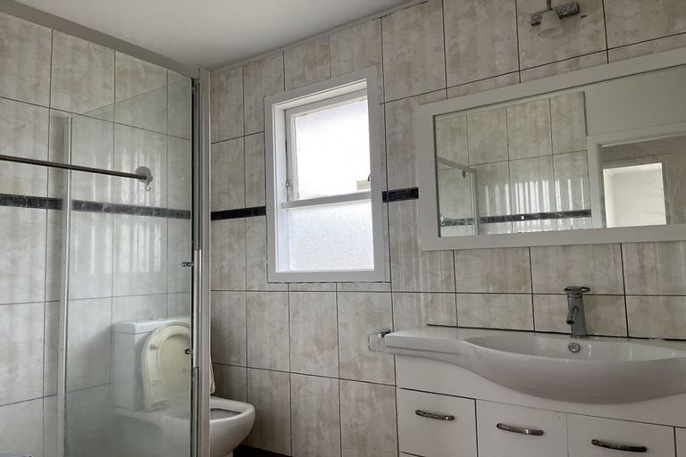 Photo of property in 21 Heybridge Street, Manurewa, Auckland, 2102