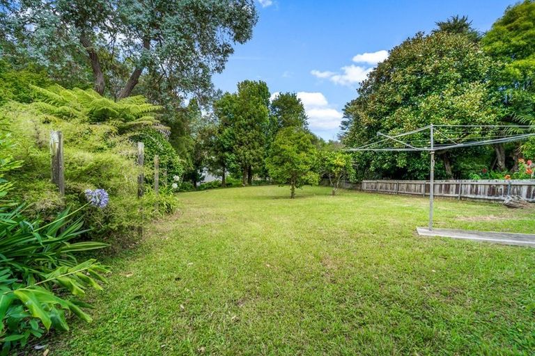 Photo of property in 180a Old Titirangi Road, New Lynn, Auckland, 0600