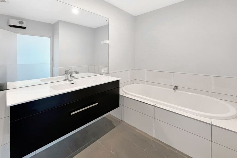 Photo of property in 2/533 Madras Street, St Albans, Christchurch, 8014