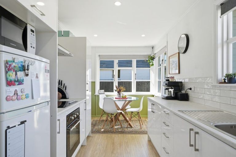 Photo of property in 6 Paddington Street, Northcote, Christchurch, 8052