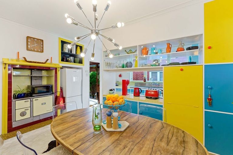 Photo of property in 11 Iti Grove, Waikanae, 5036