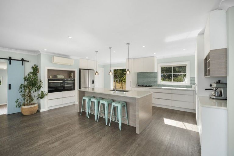 Photo of property in 16 Tralee Street, Omokoroa, 3114