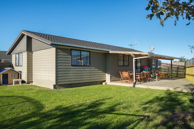 Photo of property in 23 Peppertree Glade, Kelvin Grove, Palmerston North, 4414
